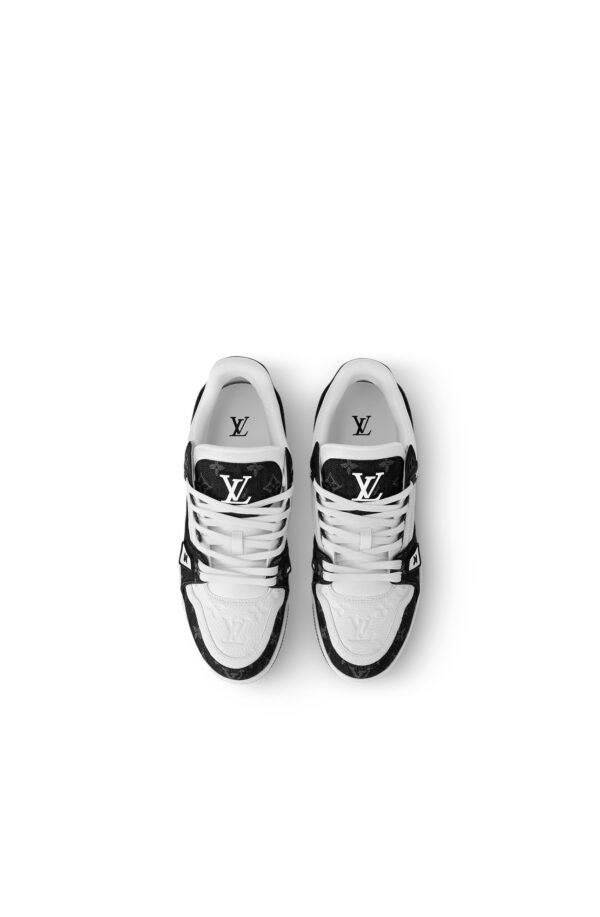 Screenshot Sneaker LV Trainer